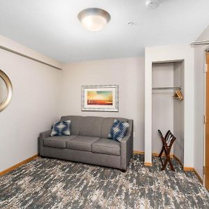 One-Bedroom King Suite